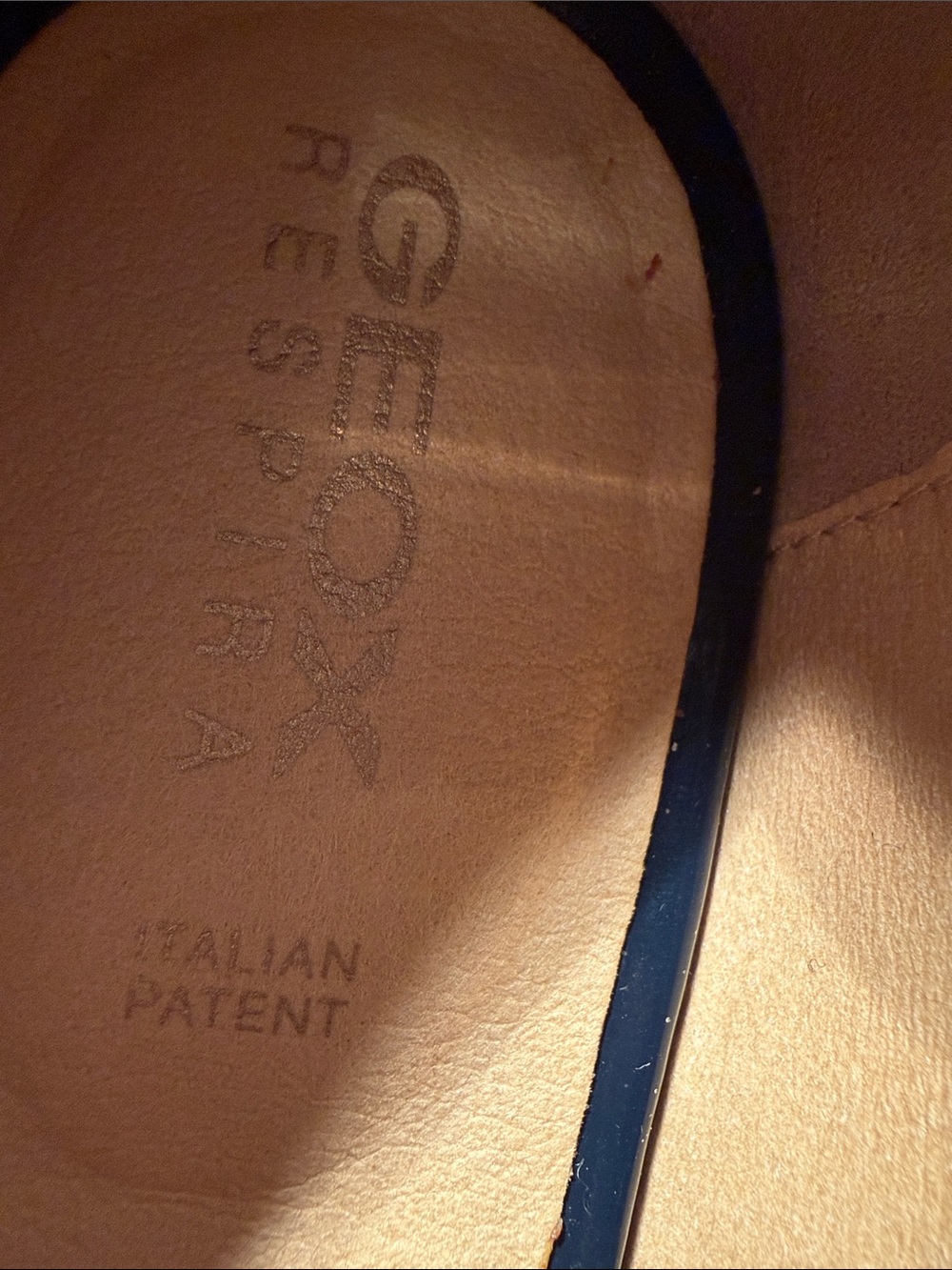 Brand new comfortable shoes with low heels - Picture 6 of 8